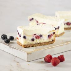 Cake berry with white chocolate Summerberry Stack, frozen, 8*1.16kg (8portions*145g), SSD